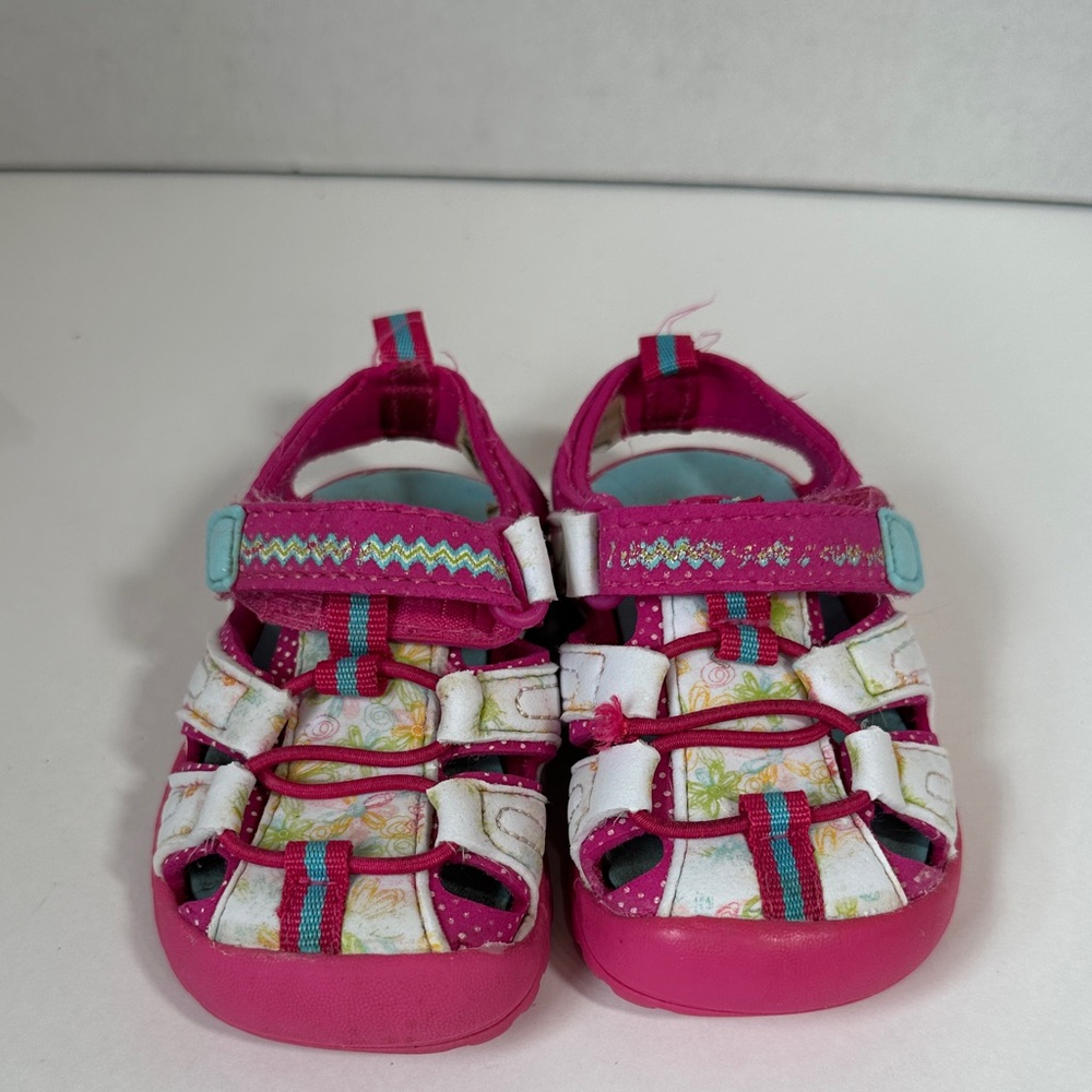 Garanimals water sandals size 4